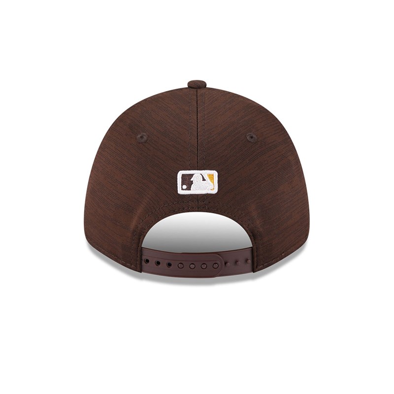 9forty New Era San Diego Padres MLB Clubhouse Adjustable Gorras Marrom | IV0389462