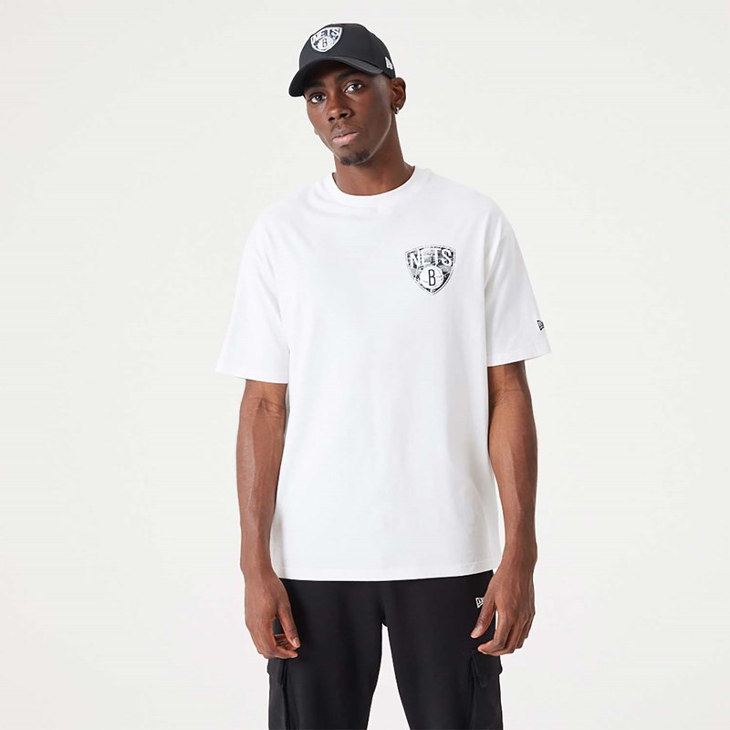 Camiseta New Era Brooklyn Nets NBA Infill Team Logo Oversized Blancos | FO7368402