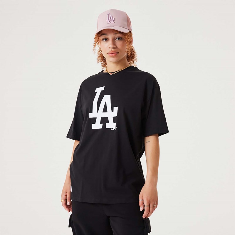 Camiseta New Era La Dodgers MLB League Essential Oversized Negros | TZ8053614