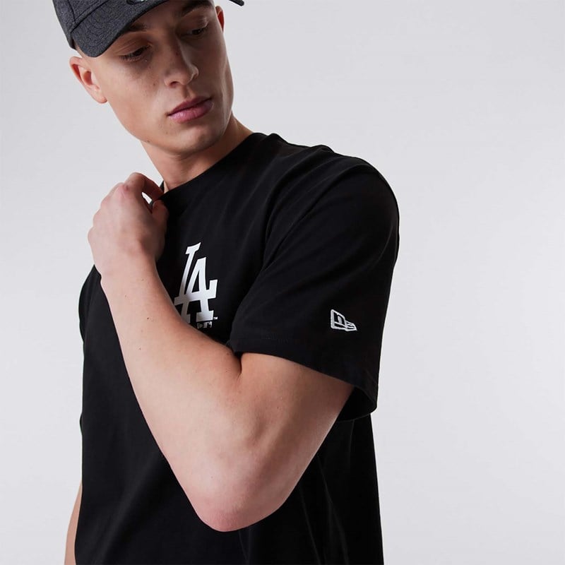 Camiseta New Era La Dodgers MLB League Essentials Oversized Negros | UA7891230