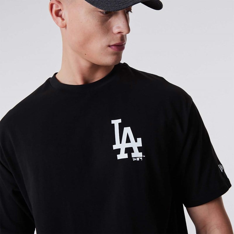 Camiseta New Era La Dodgers MLB League Essentials Oversized Negros | UA7891230