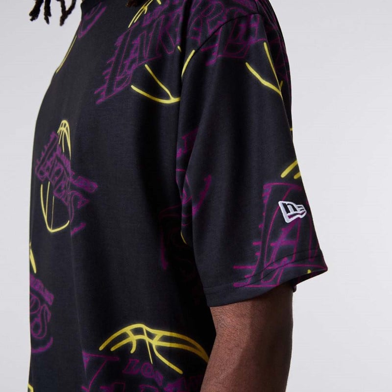 Camiseta New Era La Lakers All Over Print Neon Negros | FV0156239