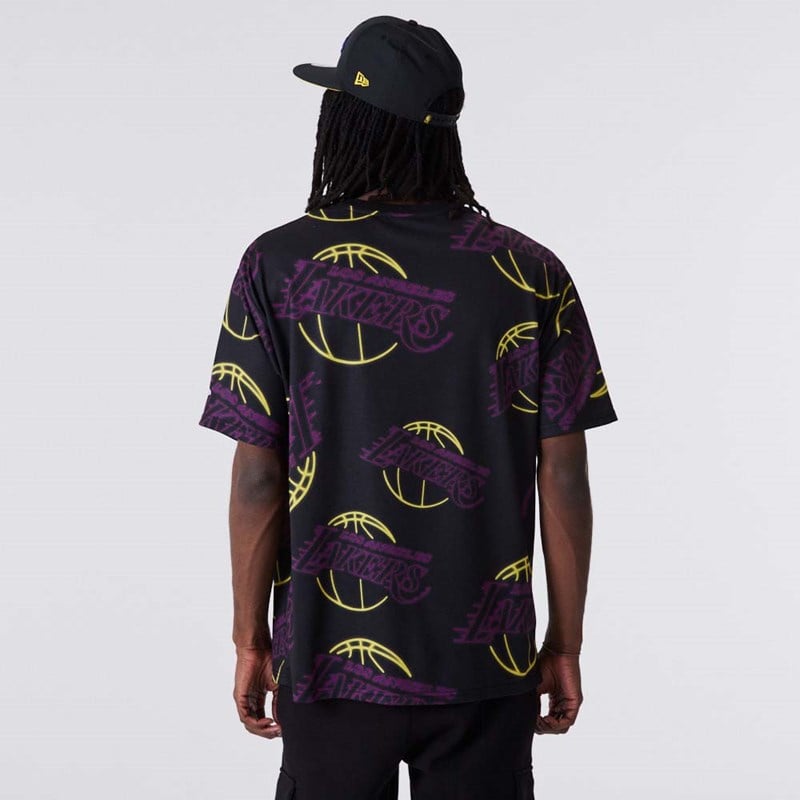 Camiseta New Era La Lakers All Over Print Neon Negros | FV0156239