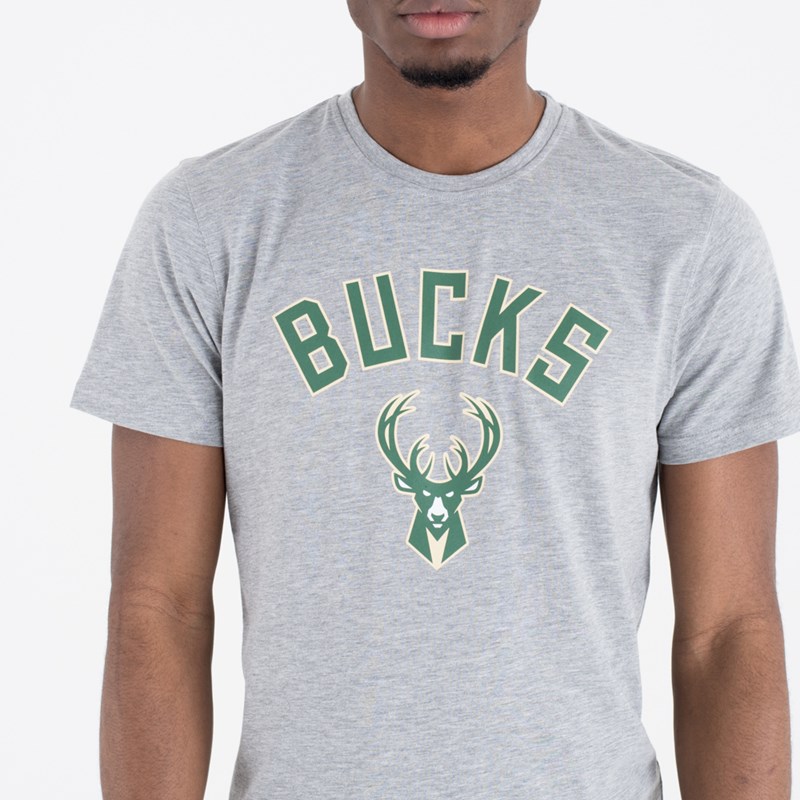 Camiseta New Era Milwaukee Bucks NBA Team Logo Grises | BT3985014