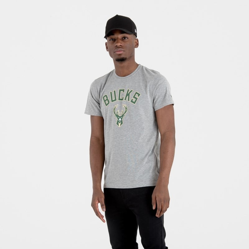 Camiseta New Era Milwaukee Bucks NBA Team Logo Grises | BT3985014