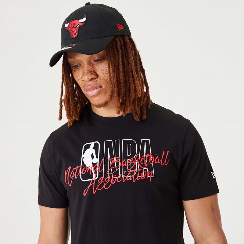 Camiseta New Era NBA Script Logo Negros | DN5623748