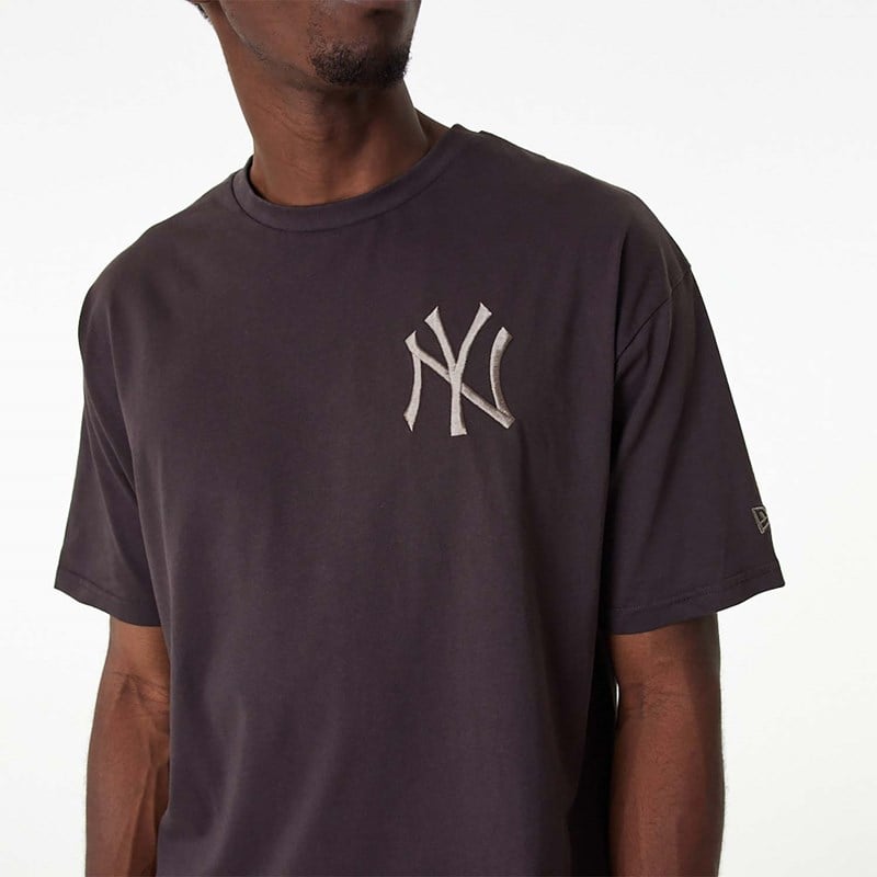 Camiseta New Era New York Yankees MLB Embroidered Logo Marrom | KA5734968