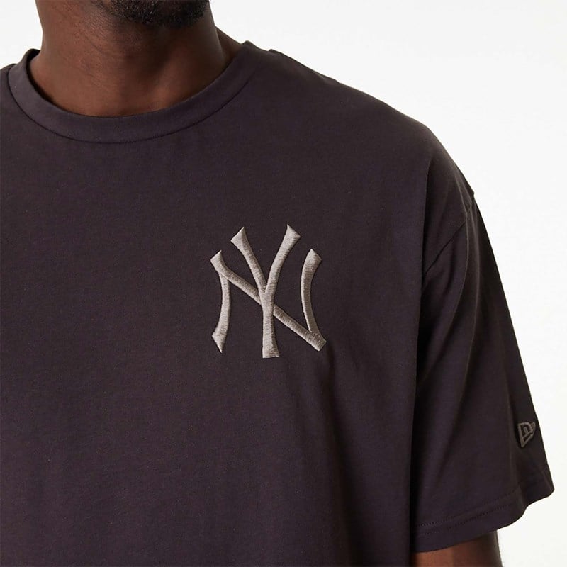 Camiseta New Era New York Yankees MLB Embroidered Logo Marrom | KA5734968