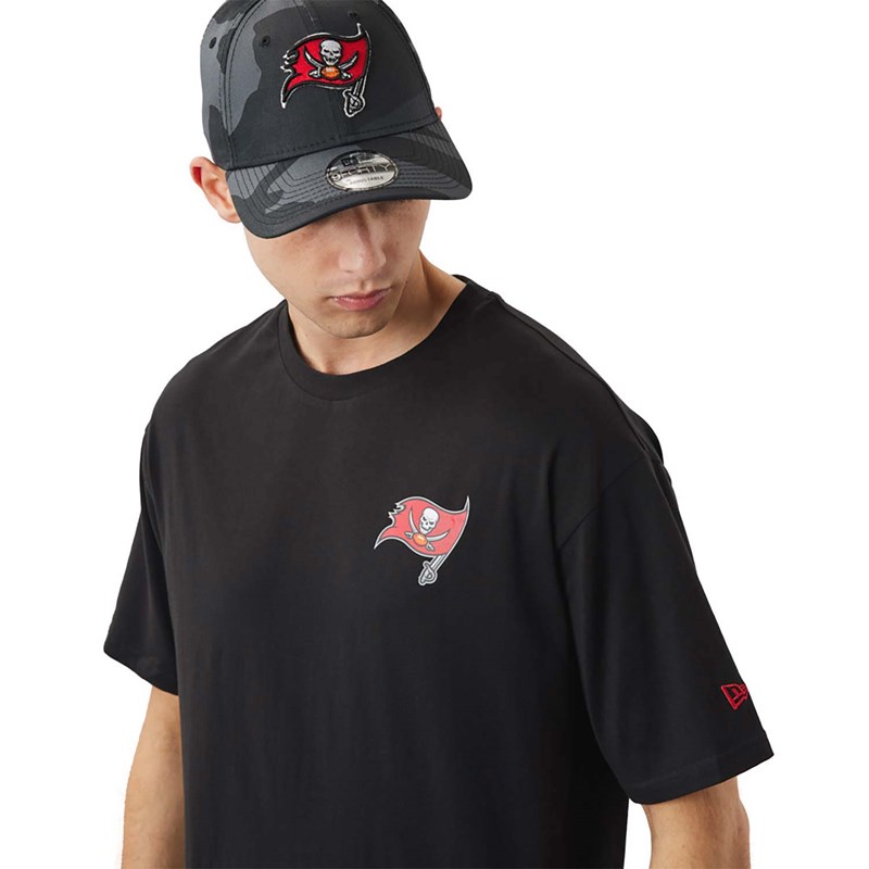 Camiseta New Era Tampa Bay Buccaneers NFL Logo Oversized Negros | ZF4168253