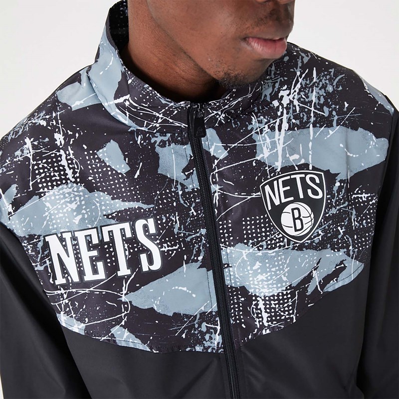 Chaquetas New Era Brooklyn Nets NBA All Over Print Pista Negros | ZP1972438