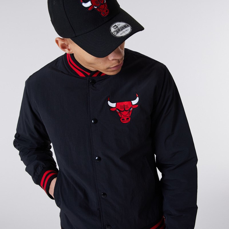 Chaquetas New Era Chicago Bulls Logo Bomber Negros | LY0492156