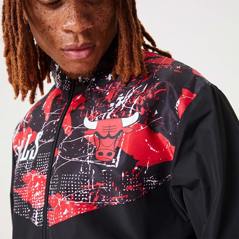 Chaquetas New Era Chicago Bulls NBA All Over Print Pista Negros | WA3706528