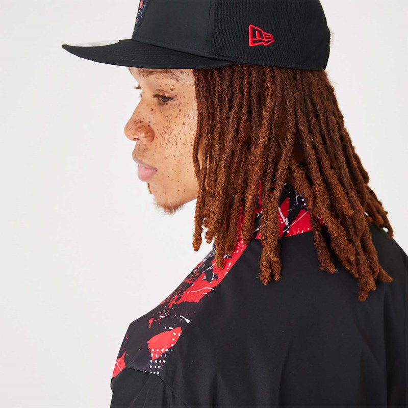 Chaquetas New Era Chicago Bulls NBA All Over Print Pista Negros | WA3706528