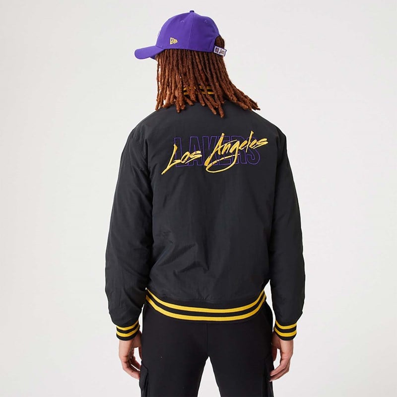 Chaquetas New Era La Lakers NBA Script Bomber Negros | UW8672390