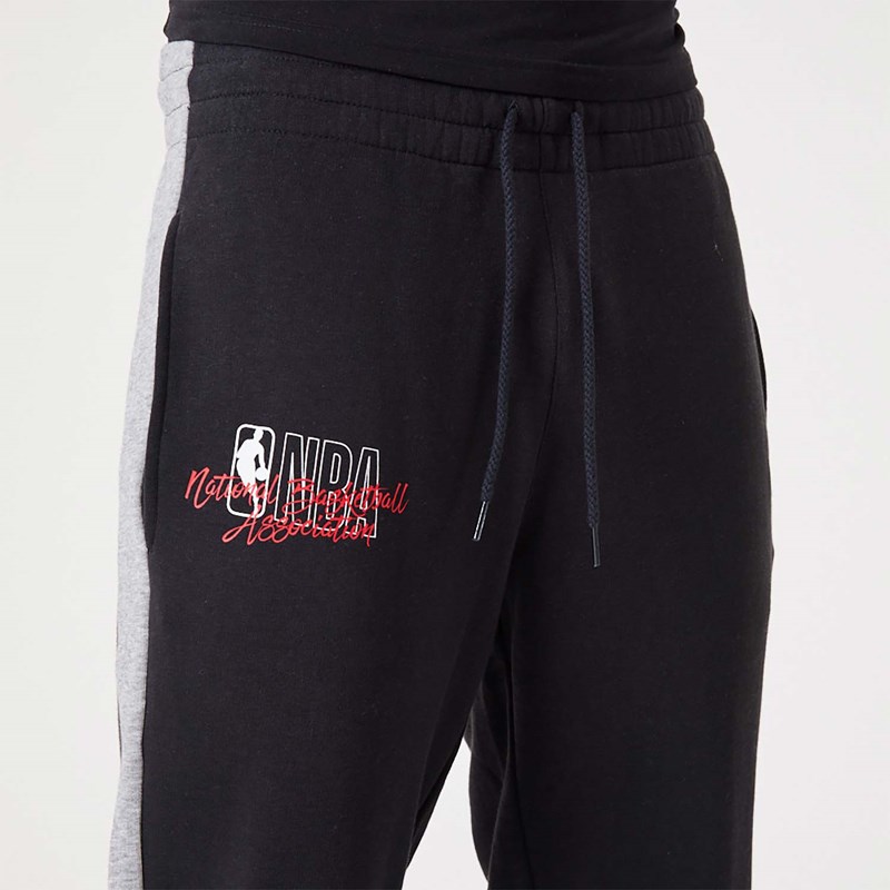 Pantalones Jogger New Era NBA Logo Script Negros | AK4786321