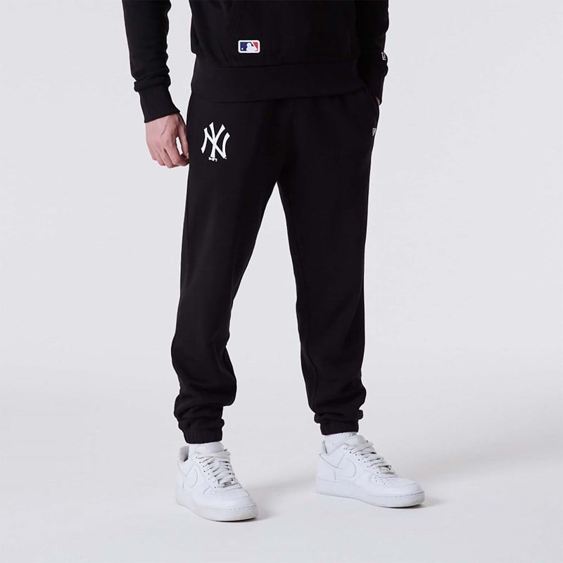 Pantalones Jogger New Era New York Yankees Team Logo Negros | VJ5910324