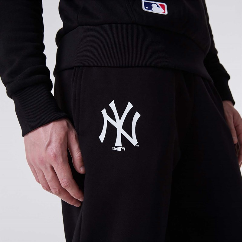 Pantalones Jogger New Era New York Yankees Team Logo Negros | VJ5910324